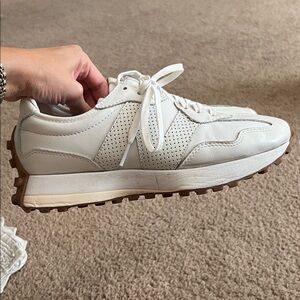 New Balance 327 White Leather Sneakers W9